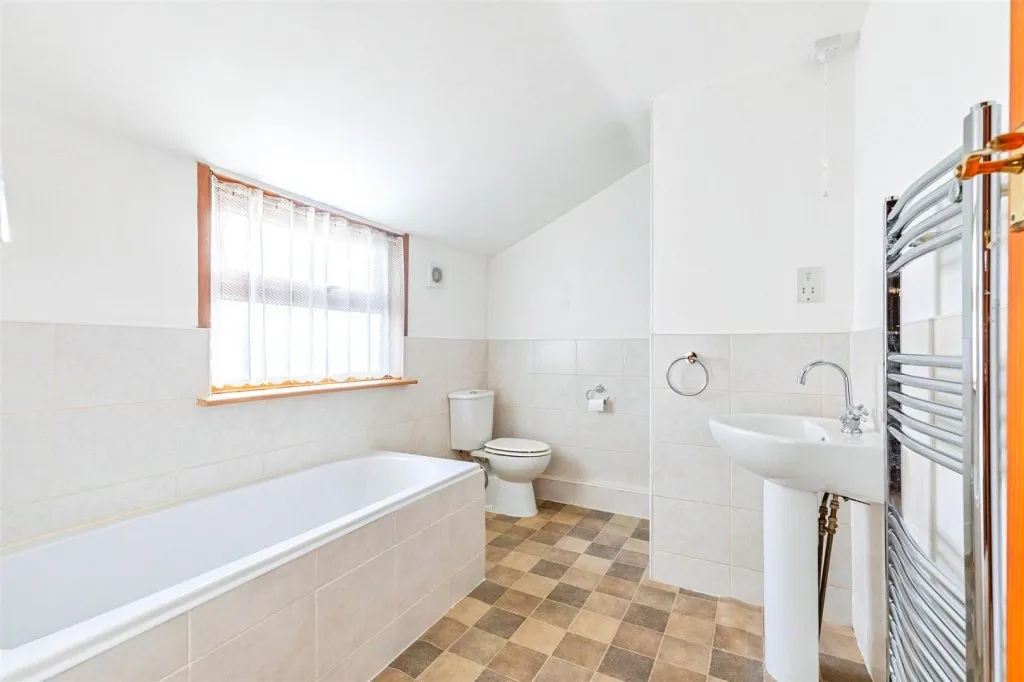 Grove Road, Rushden, Northants, photo 19