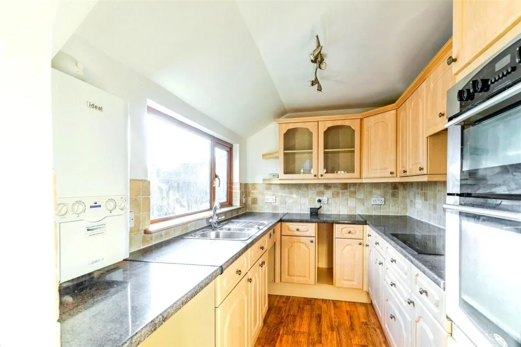 Grove Road, Rushden, Northants, photo 13