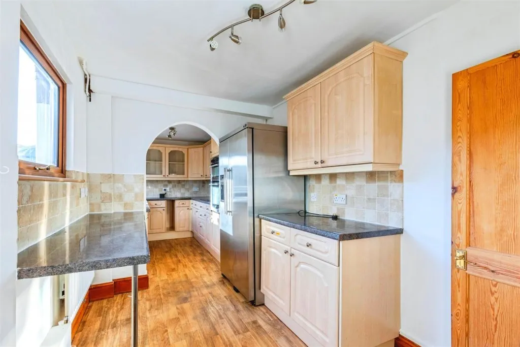 Grove Road, Rushden, Northants, photo 14