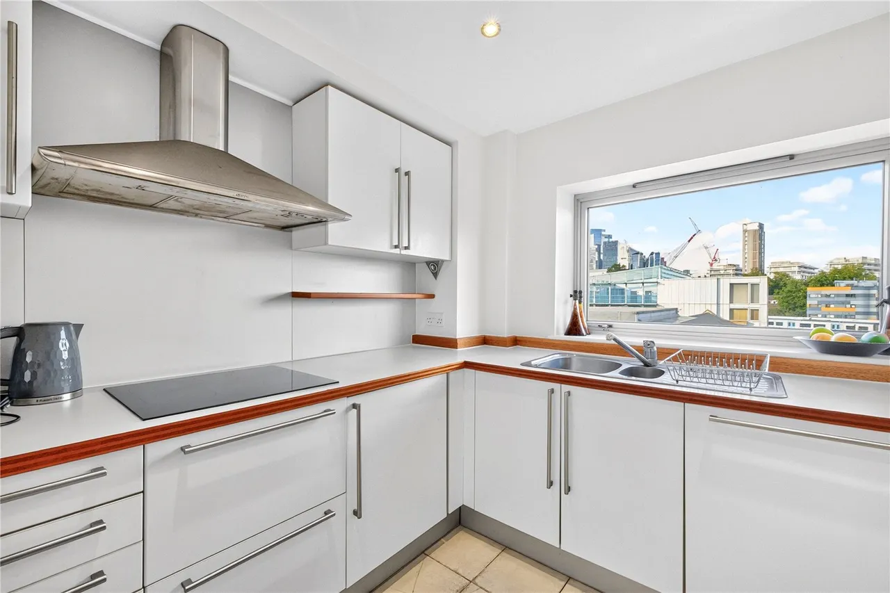 Tower Bridge Road, London, SE1, photo 6