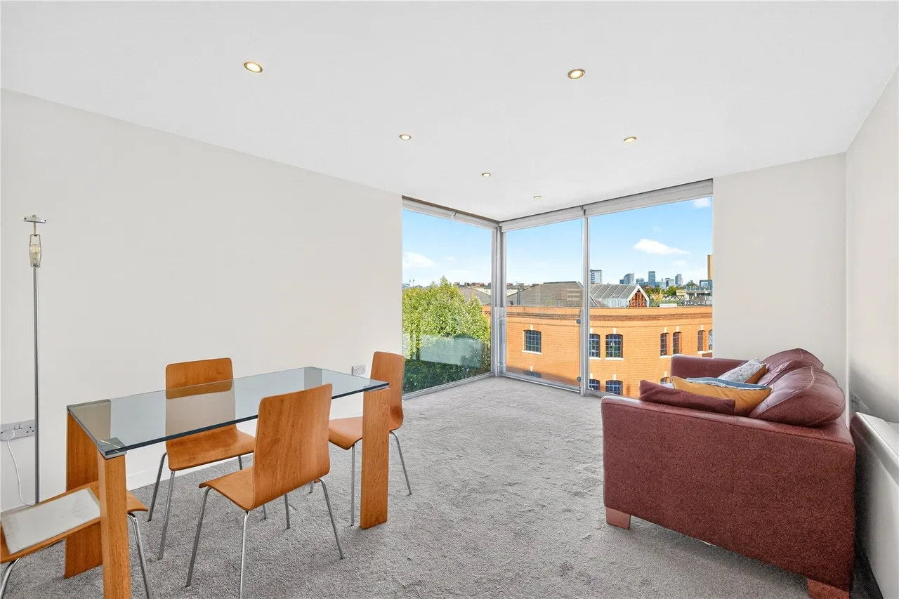 Tower Bridge Road, London, SE1, photo 3