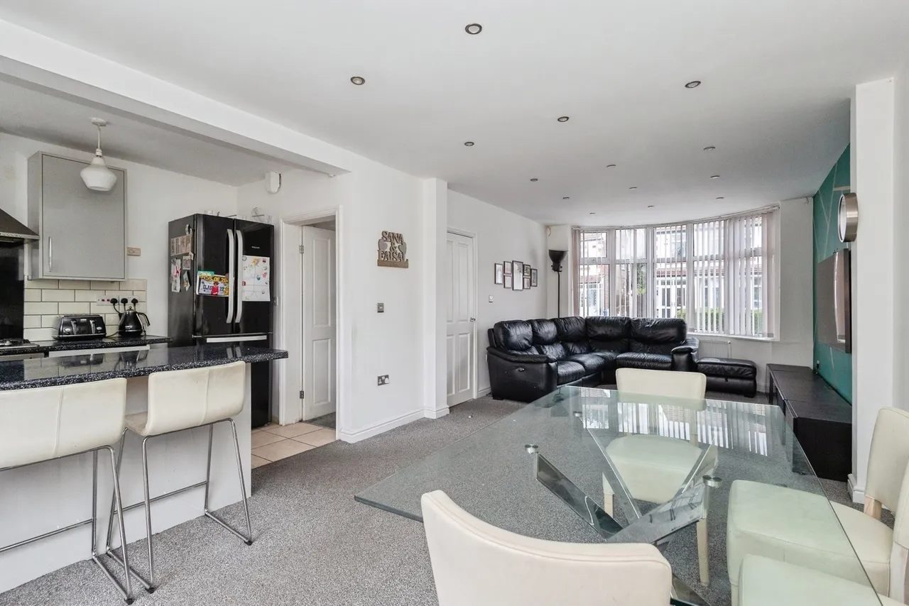 Homestead Crescent, Manchester, Greater Manchester, M19, photo 4