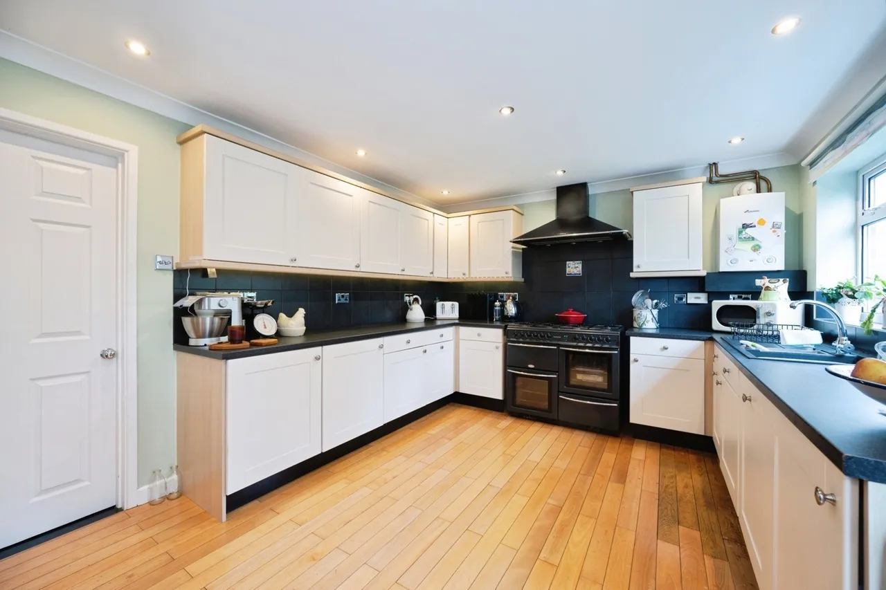Teal Close, Hayling Island, PO11, photo 7