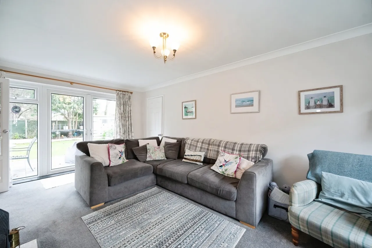 Teal Close, Hayling Island, PO11, photo 10