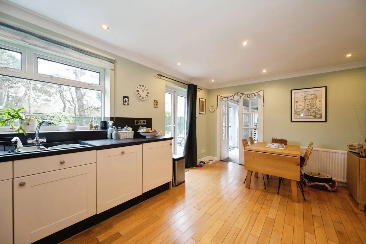 Teal Close, Hayling Island, PO11, photo 8