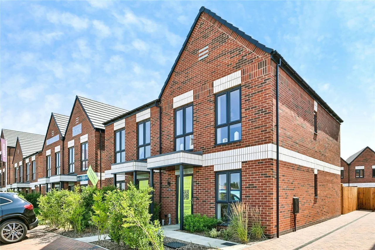 3 bed house for sale, Trentside, Beeston, NG90