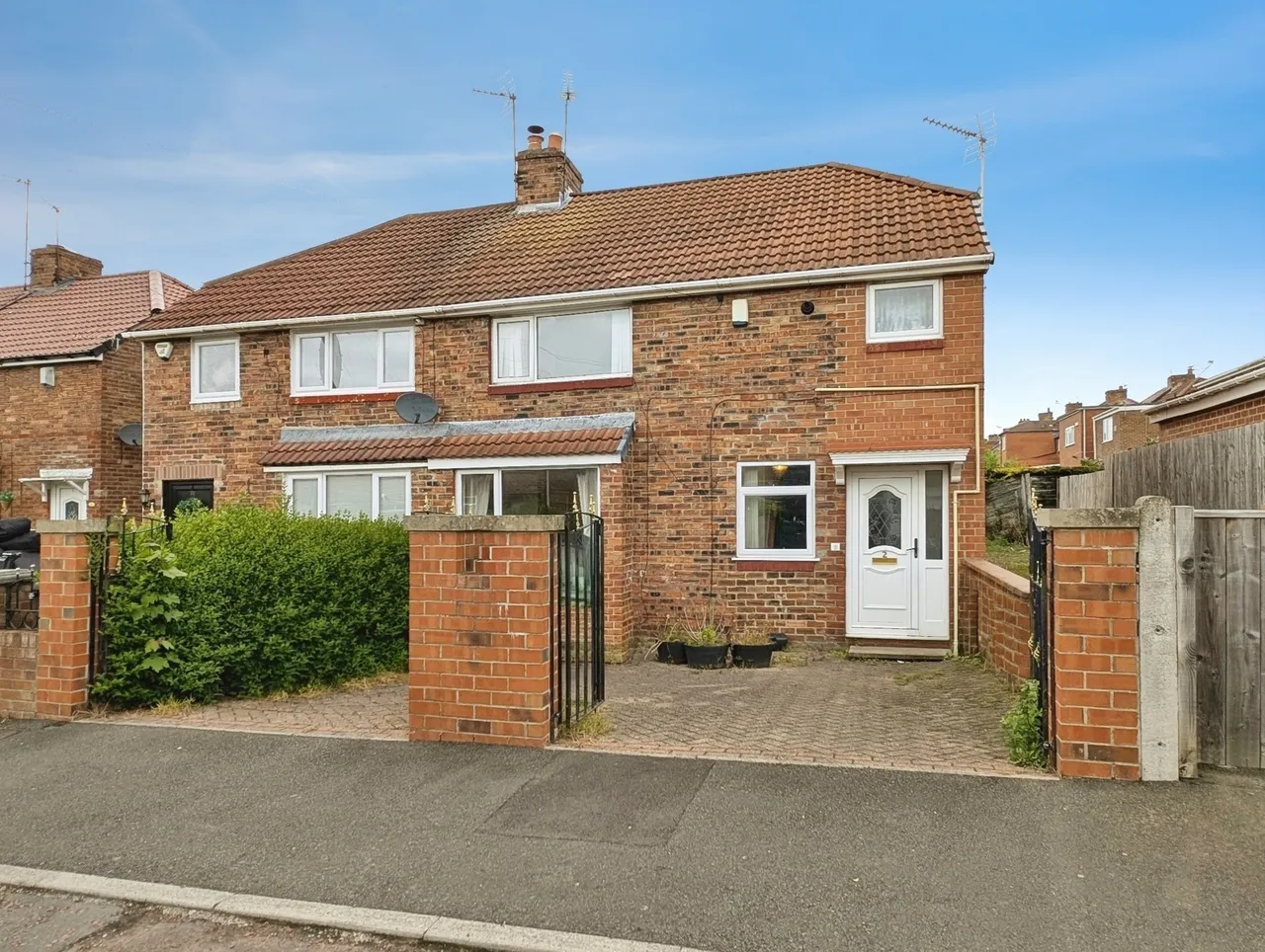 3 bed house for sale — Mitford Gardens, Gateshead, Tyne and Wear, NE11