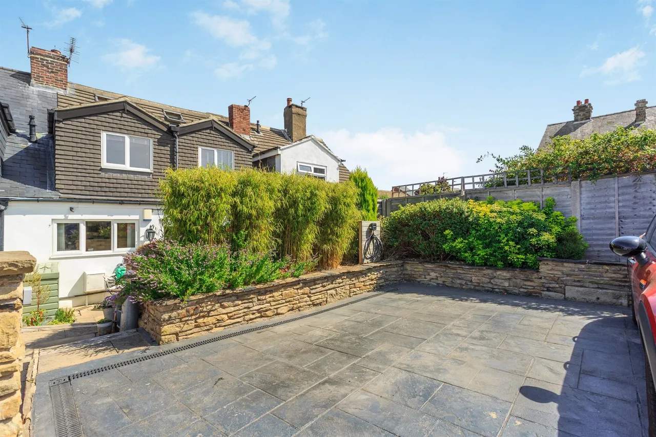 Blacker Lane, Netherton, WF4, photo 15