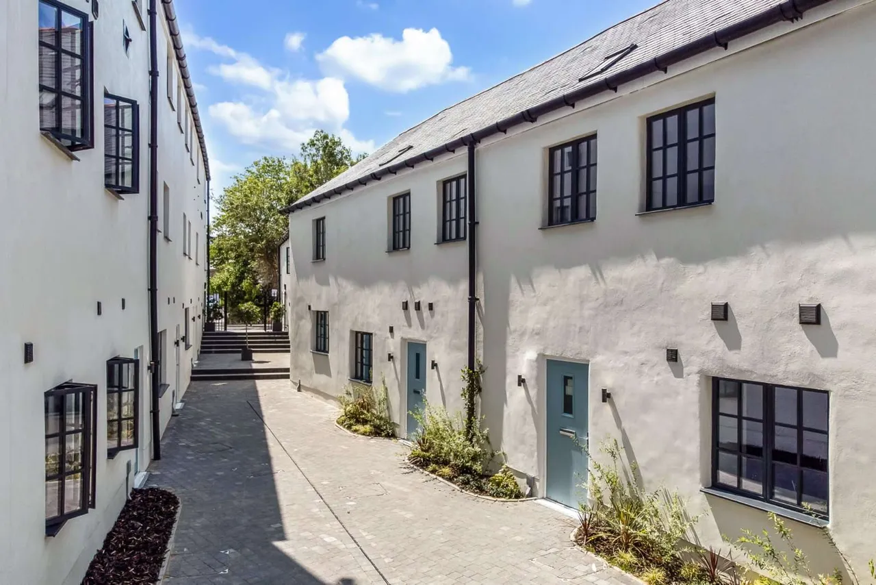 2 bed new development for sale — Brewers Quay, Hope Square, Weymouth, Dorset, DT4 8TR
