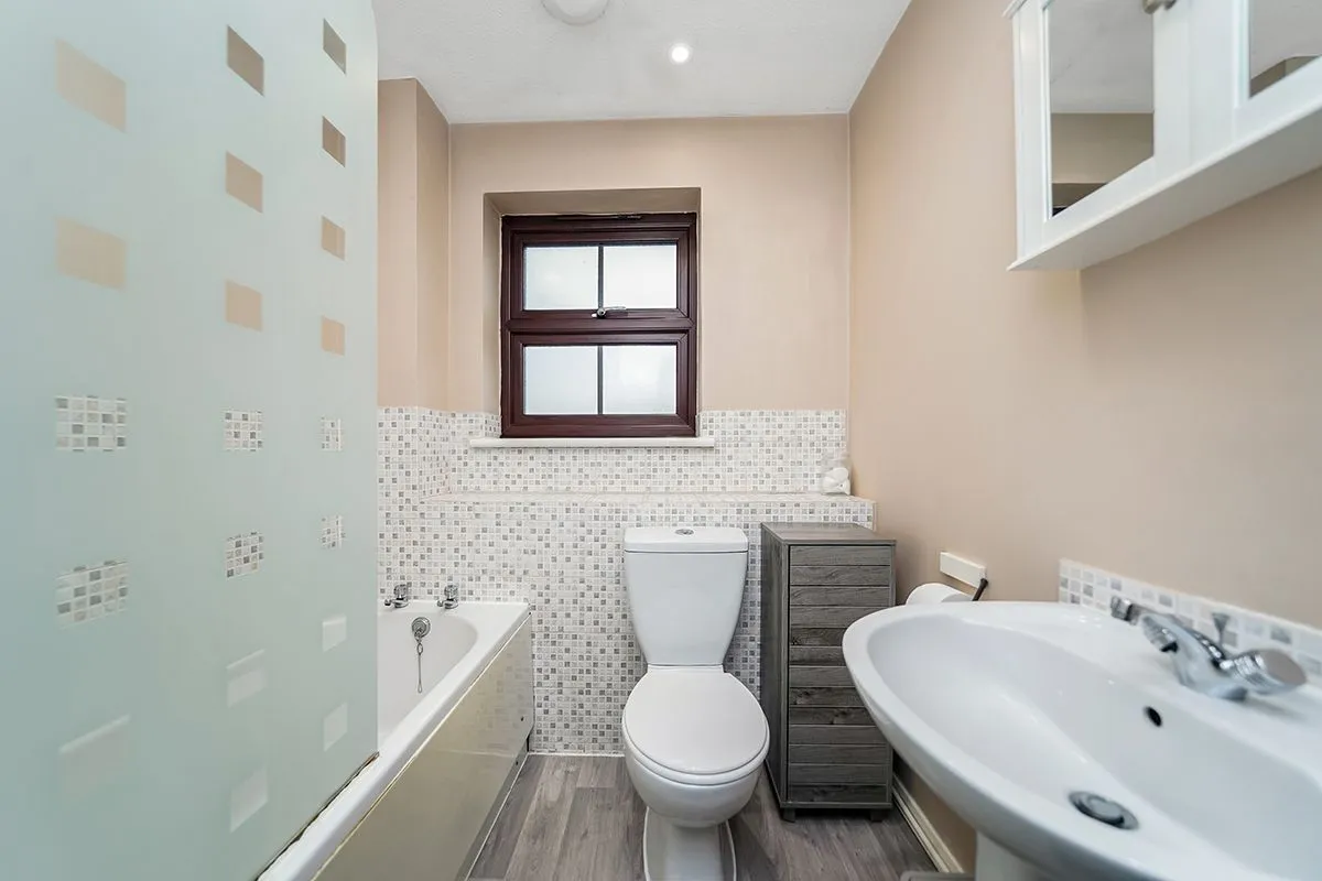 Orchid Close, Abridge, RM4, photo 10