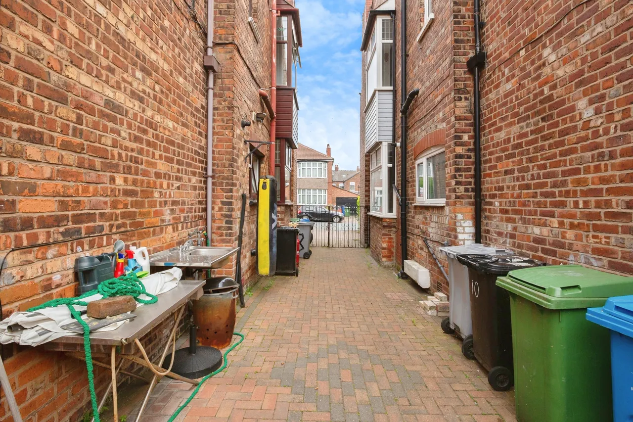 St. Johns Road, Manchester, photo 9