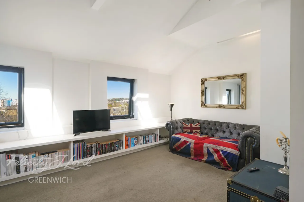 Lewisham Way, London, photo 17