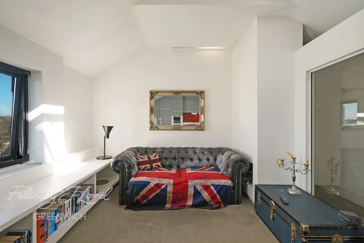 Lewisham Way, London, photo 16