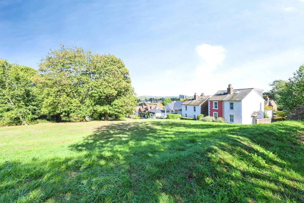 Whitepost Hill, Redhill, RH1, photo 5