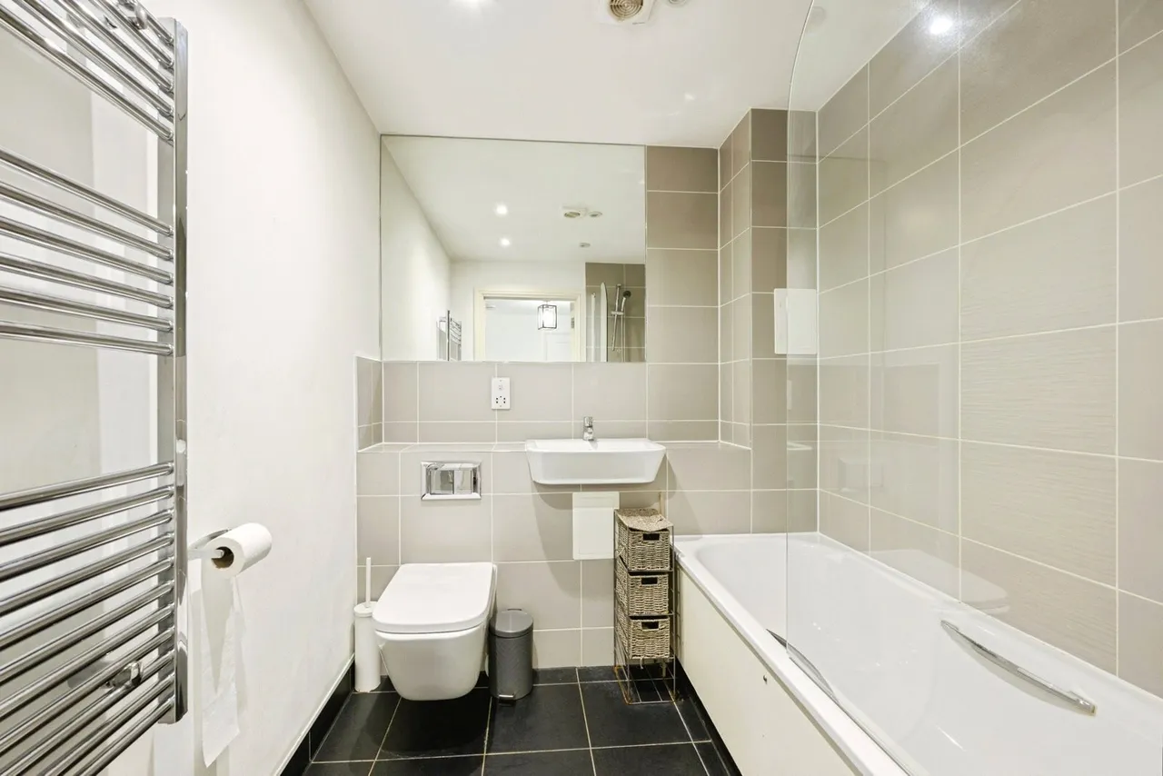 Whitepost Hill, Redhill, RH1, photo 6