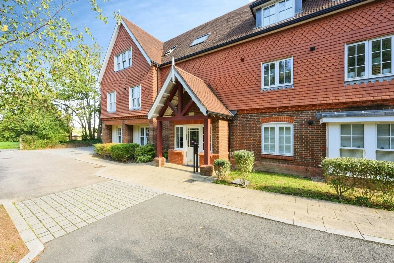 Whitepost Hill, Redhill, RH1, photo 12