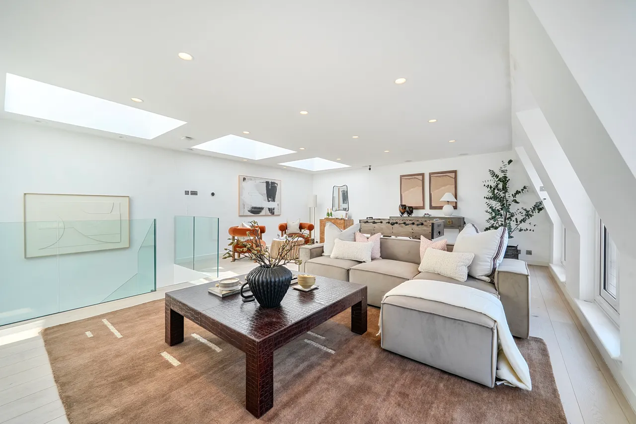12a Princes Gate Mews, London, photo 2