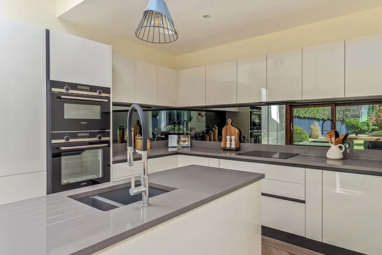 Yew Tree Way, Macclesfield, photo 4