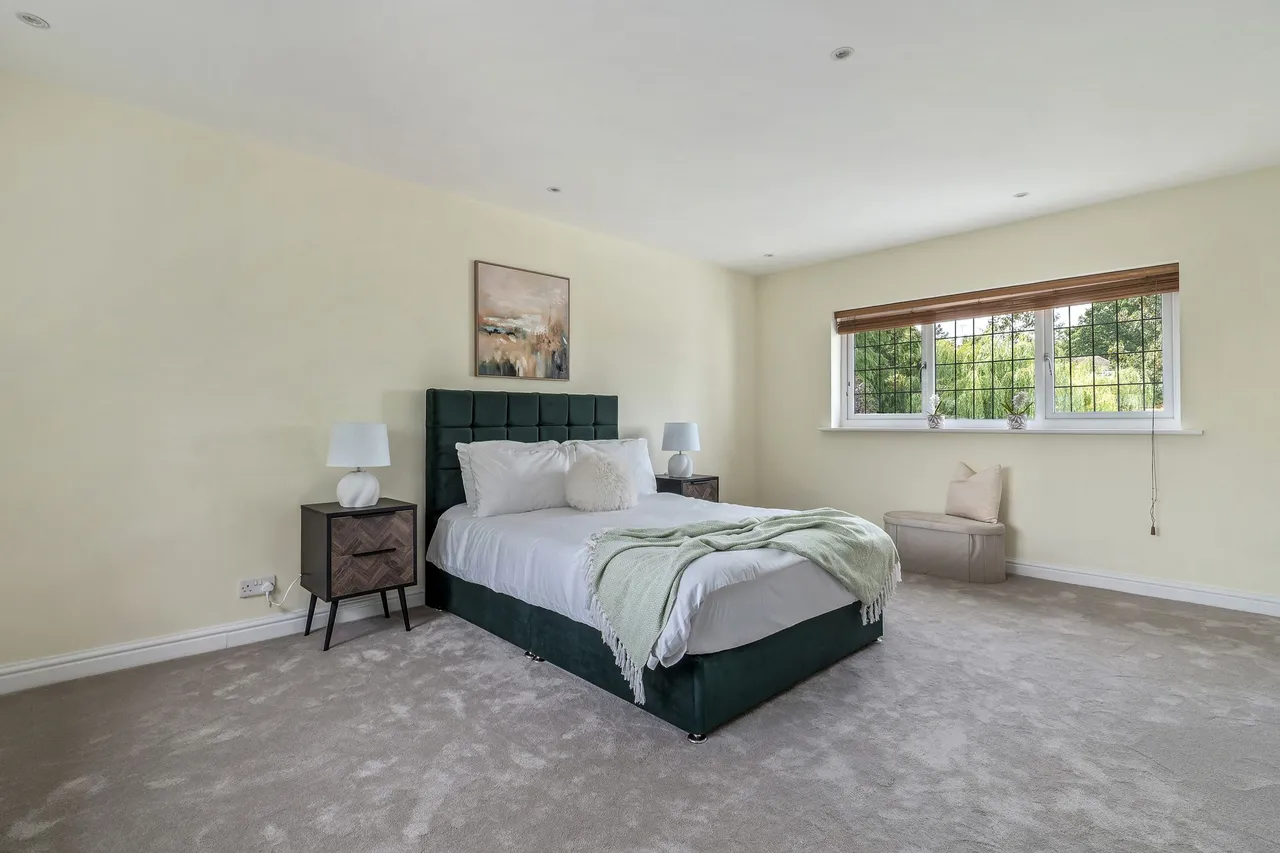 Yew Tree Way, Macclesfield, photo 17