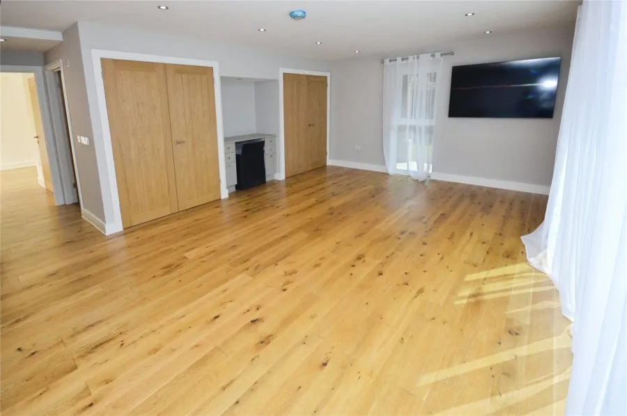 with 4 bedrooms in Howe Green, Great Hallingbury, CM22, photo 17
