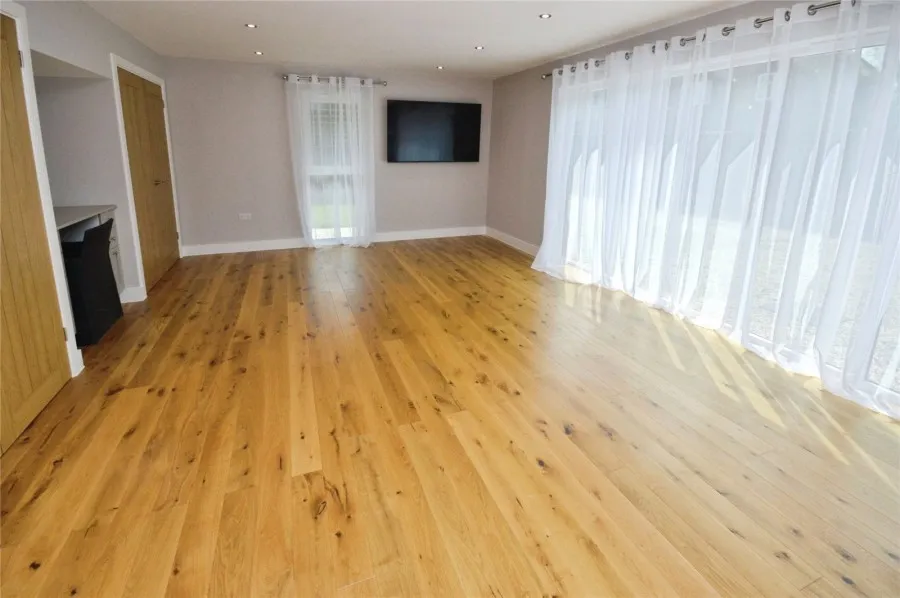 with 4 bedrooms in Howe Green, Great Hallingbury, CM22, photo 18