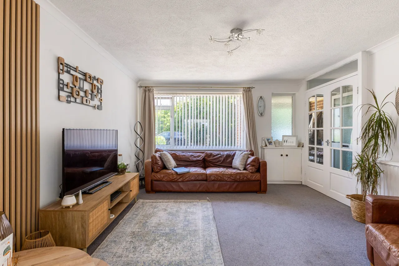 Thomond Close, Wymans Brook, GL50, photo 2