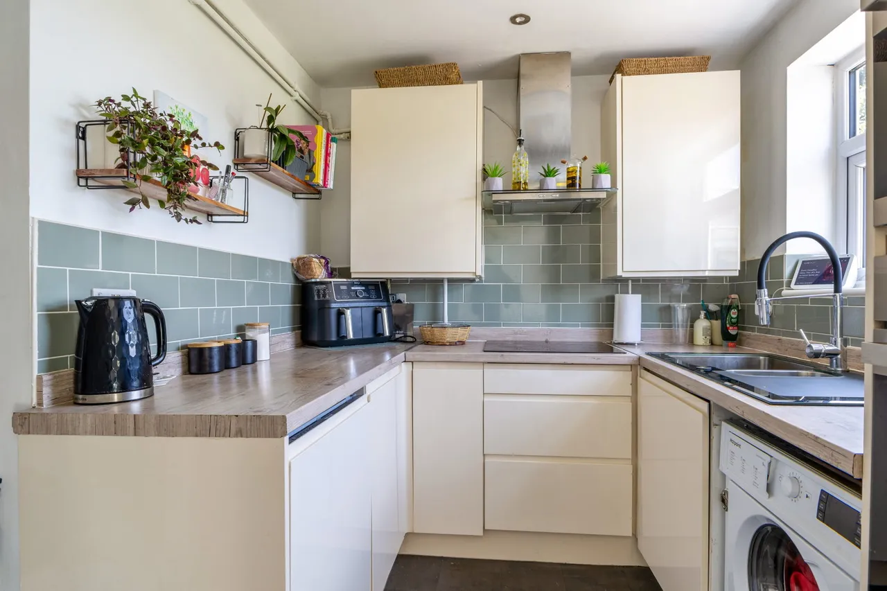 Thomond Close, Wymans Brook, GL50, photo 4