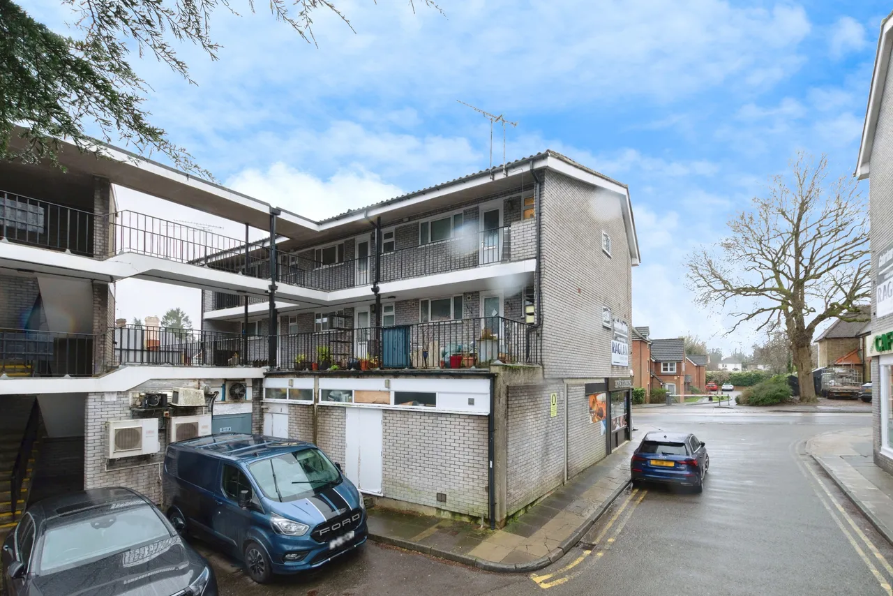1 bed flat for sale, Chaldon Road, Caterham, CR3