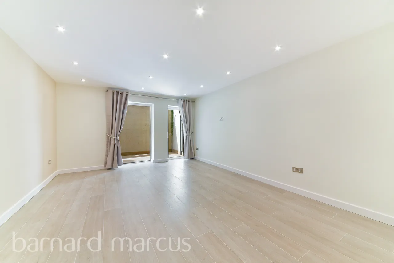 Holmwood Close, Cheam, SM2, photo 10