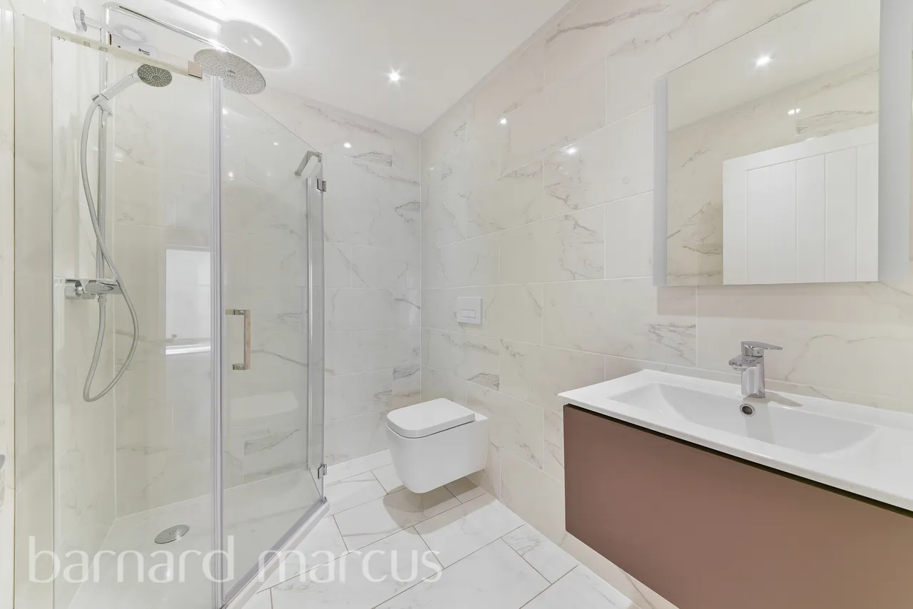 Holmwood Close, Cheam, SM2, photo 13
