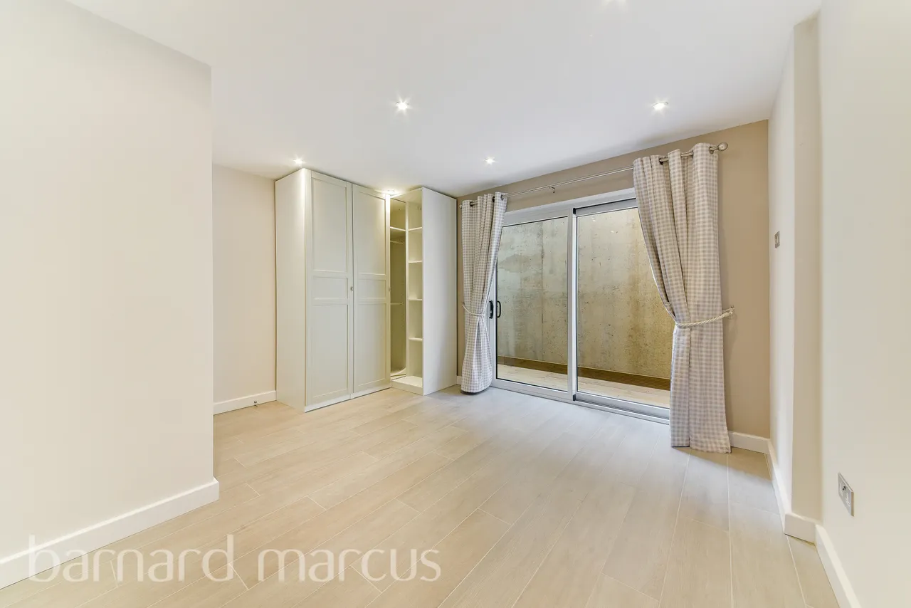 Holmwood Close, Cheam, SM2, photo 14
