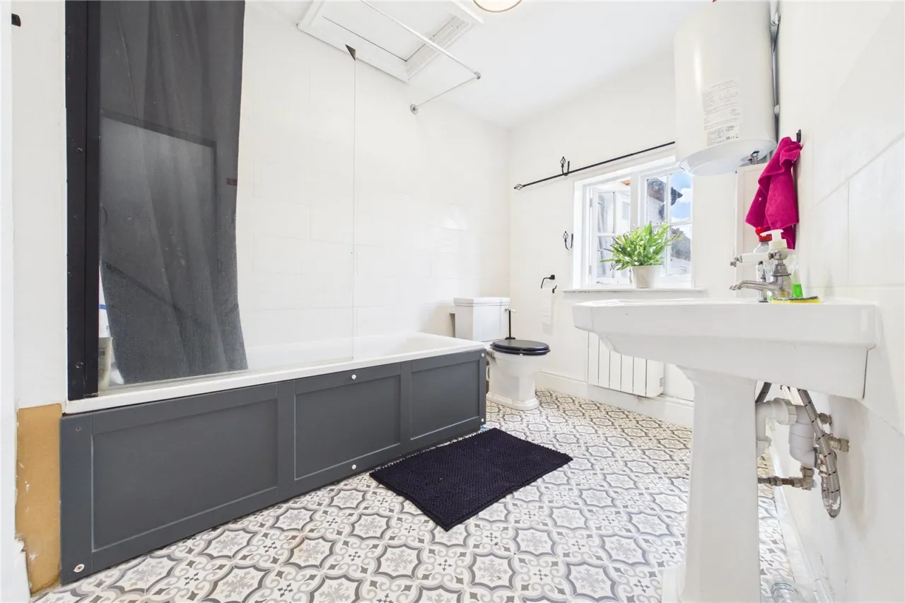 Bartholomew Street, Newbury, RG14, photo 10