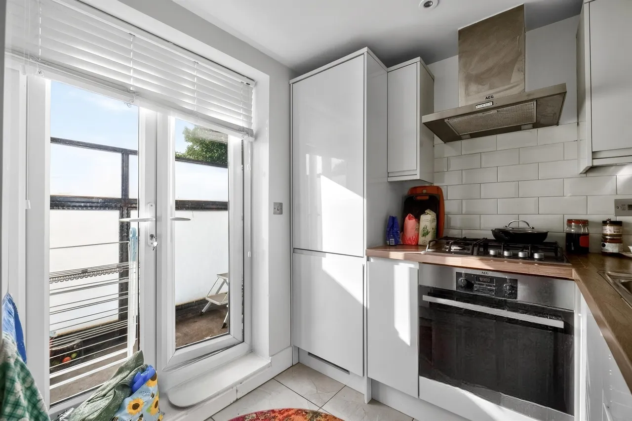 Merton Road, London, SW18, photo 5