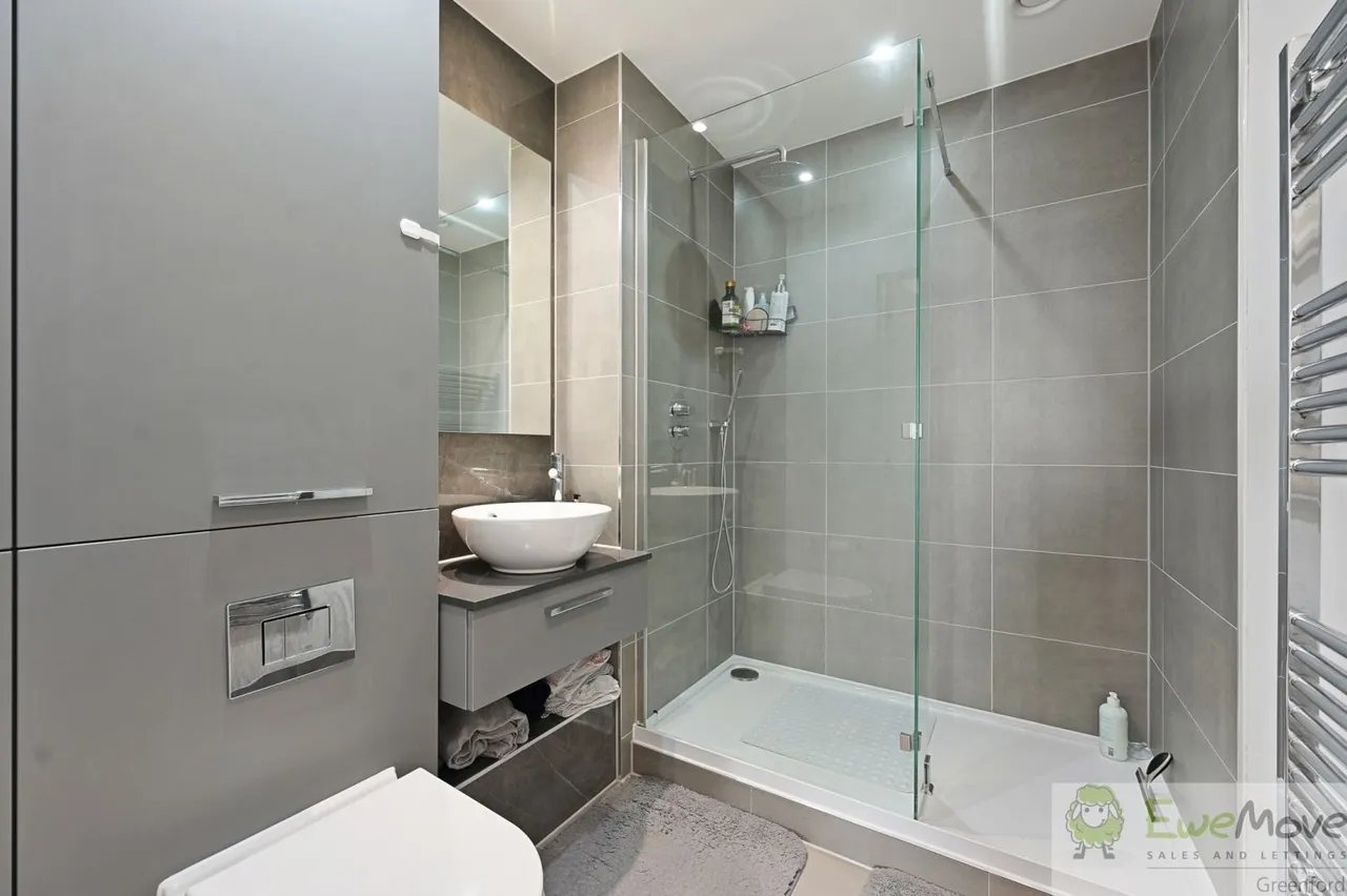 Oldfield Lane North, Greenford, UB6, photo 9