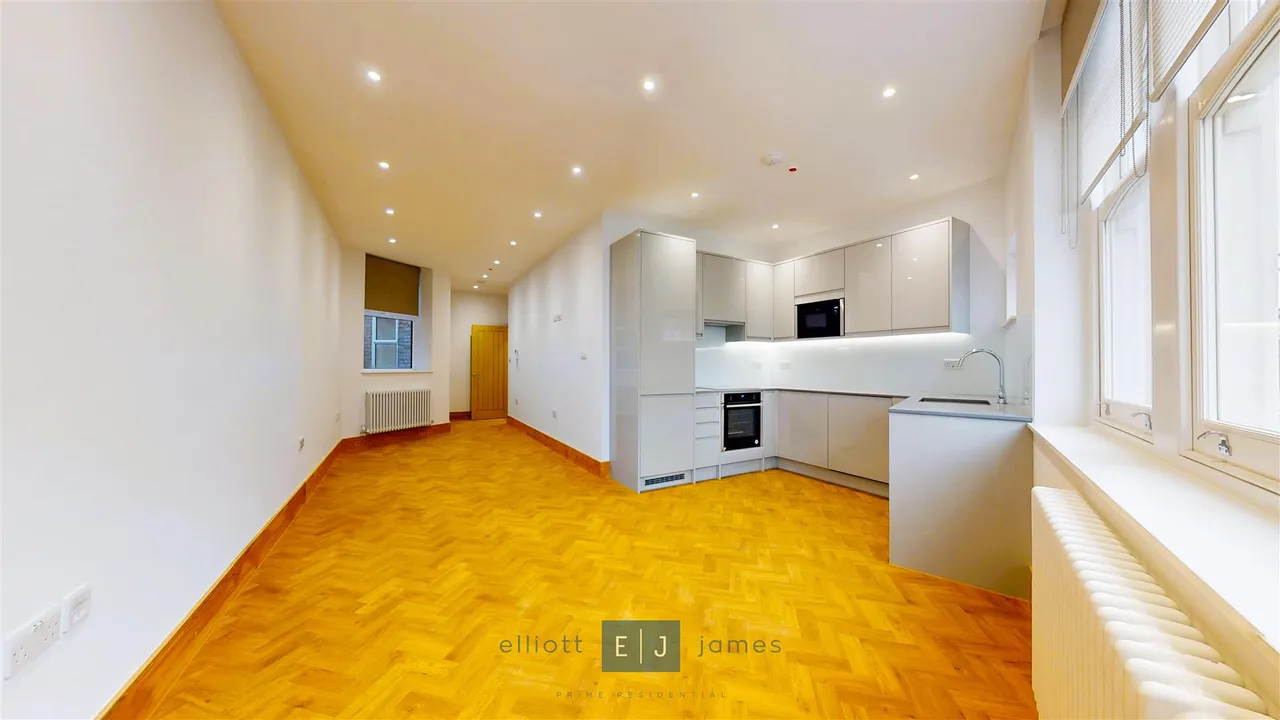 The Broadway, Woodford Green, photo 2