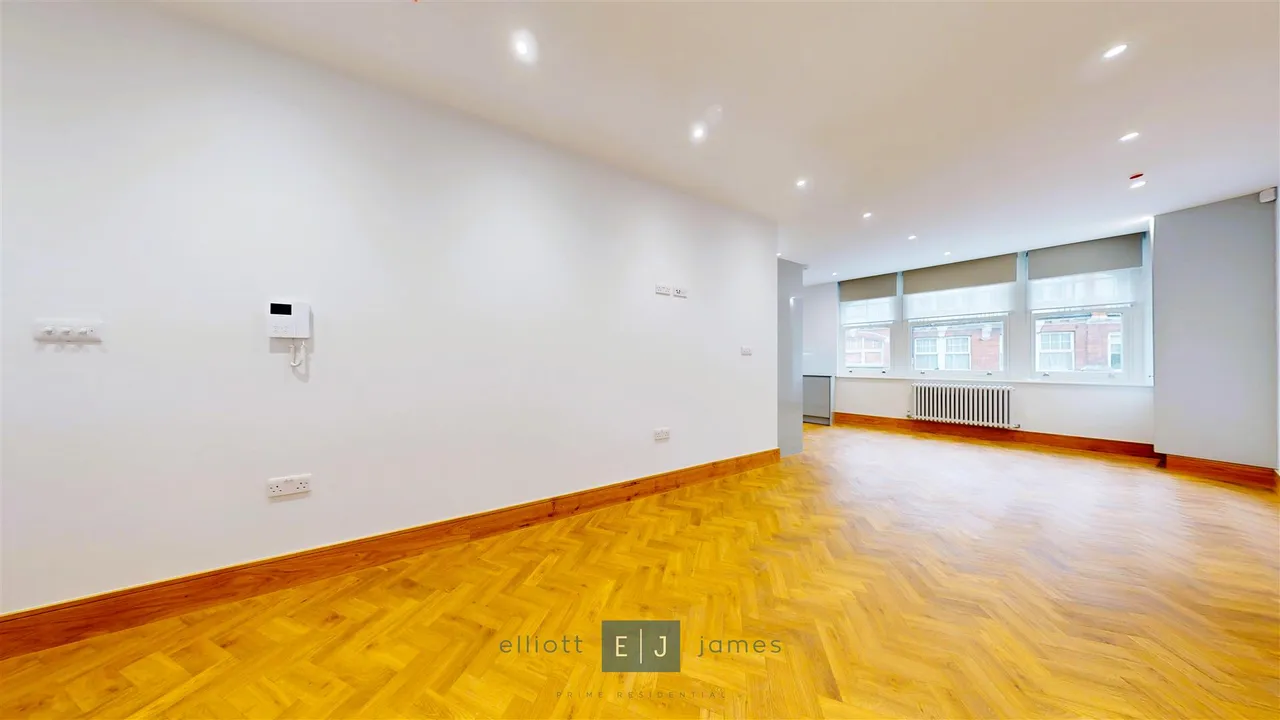 The Broadway, Woodford Green, photo 5
