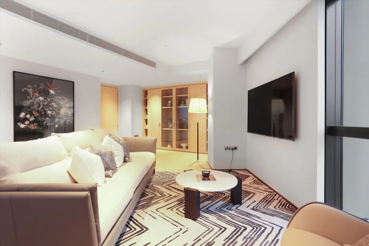 3 bed flat to rent, Nine Elms Lane, London, SW8