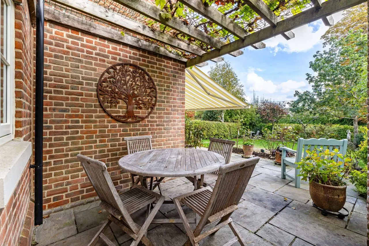 Dunfords Acre, Twyford, SO21, photo 16