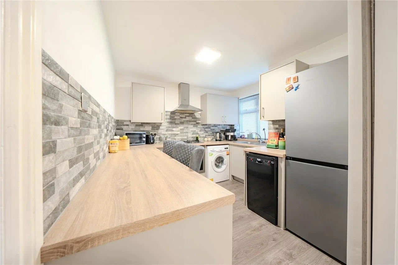 Whinbrook Court, Leeds, LS17, photo 7