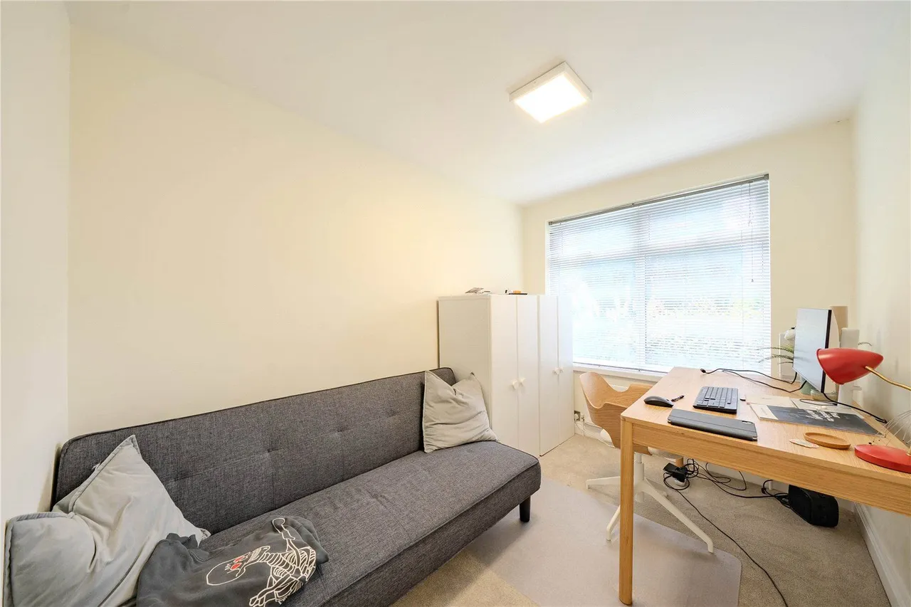Whinbrook Court, Leeds, LS17, photo 5