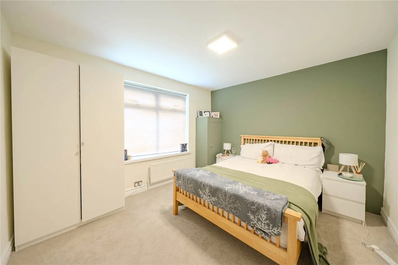 Whinbrook Court, Leeds, LS17, photo 4