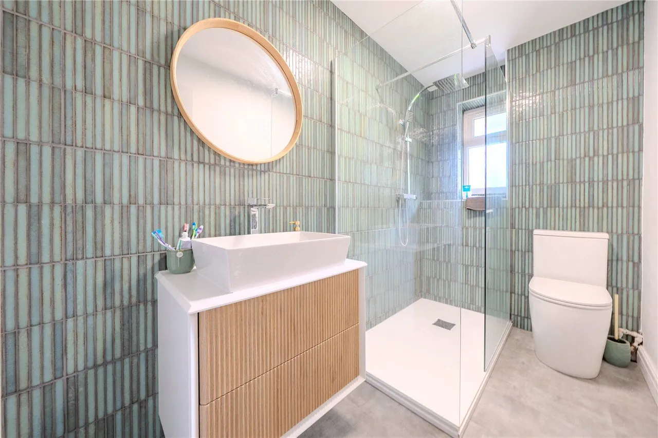 Whinbrook Court, Leeds, LS17, photo 8
