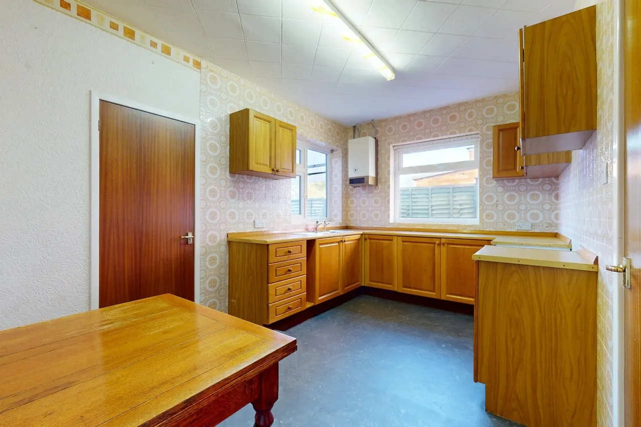 Roseway, Wellington, Telford TF1 1HS, photo 2