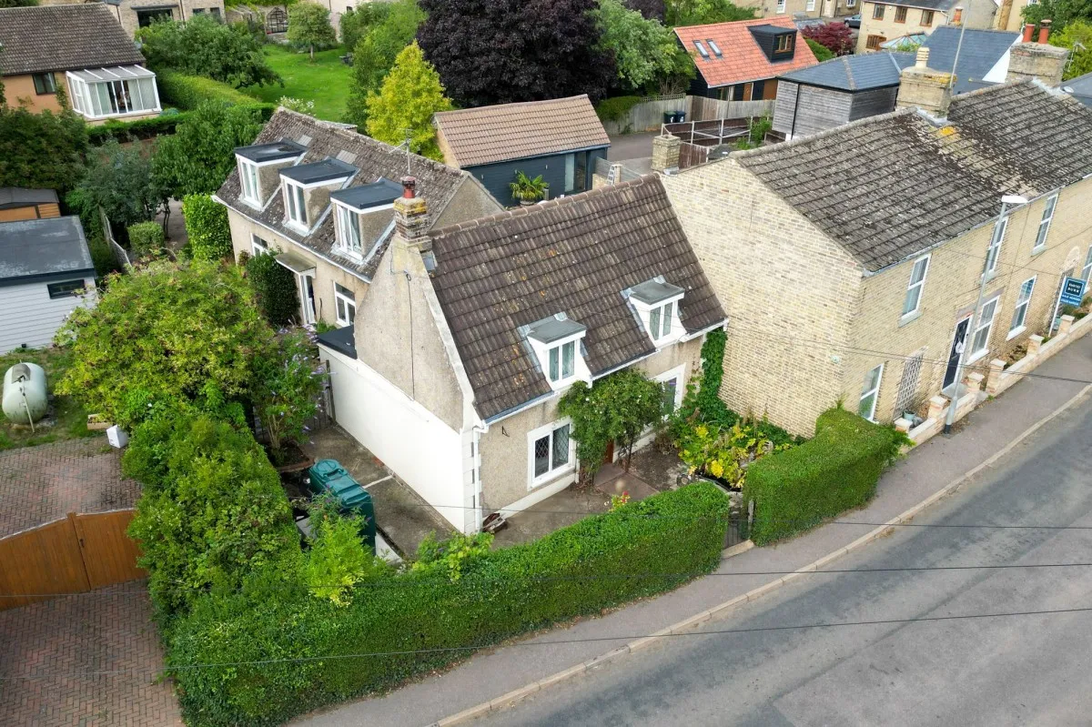4 bed house for sale, Newmarket Road, Stretham, CB6