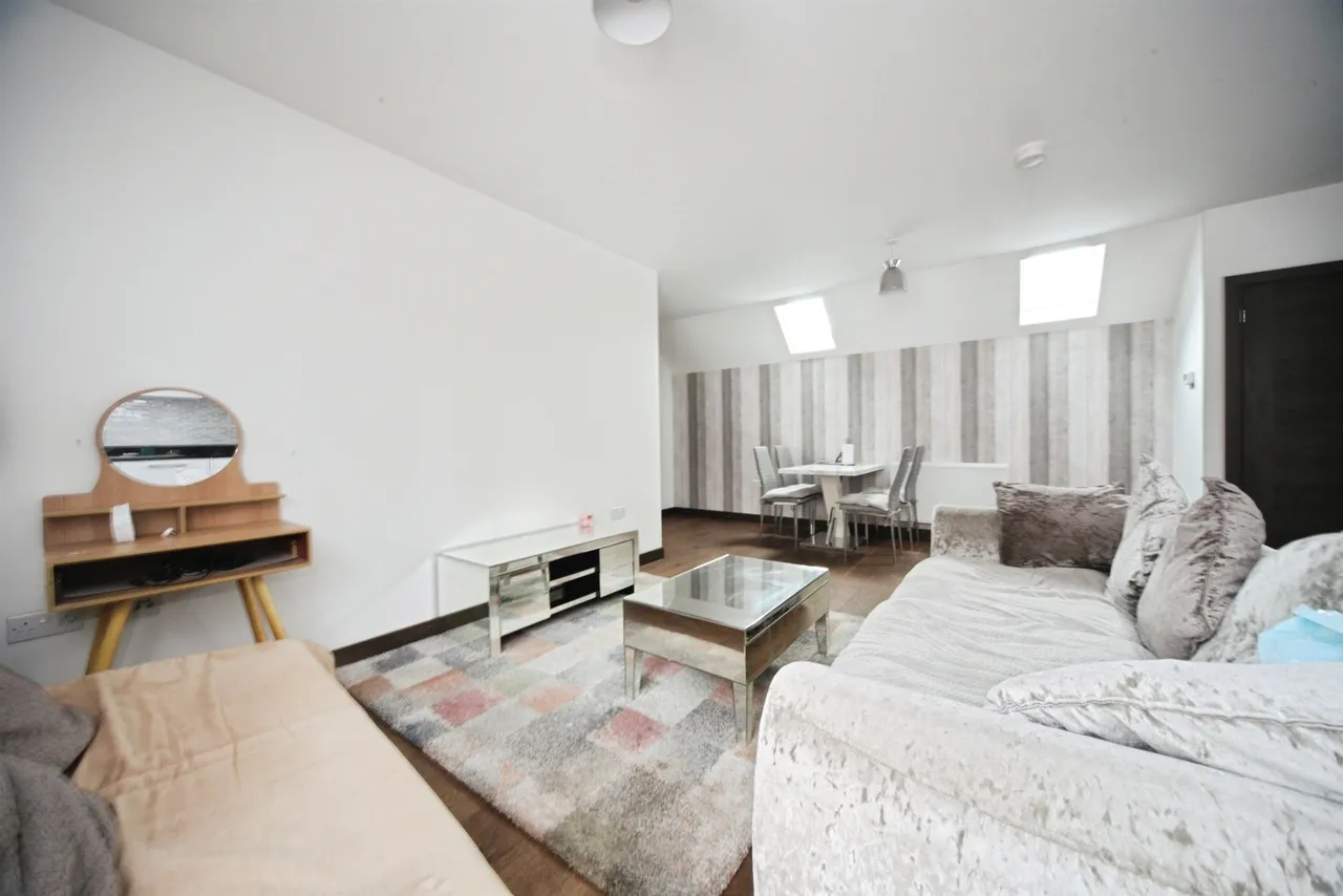 Frances Drive, Dunstable, LU6, photo 3