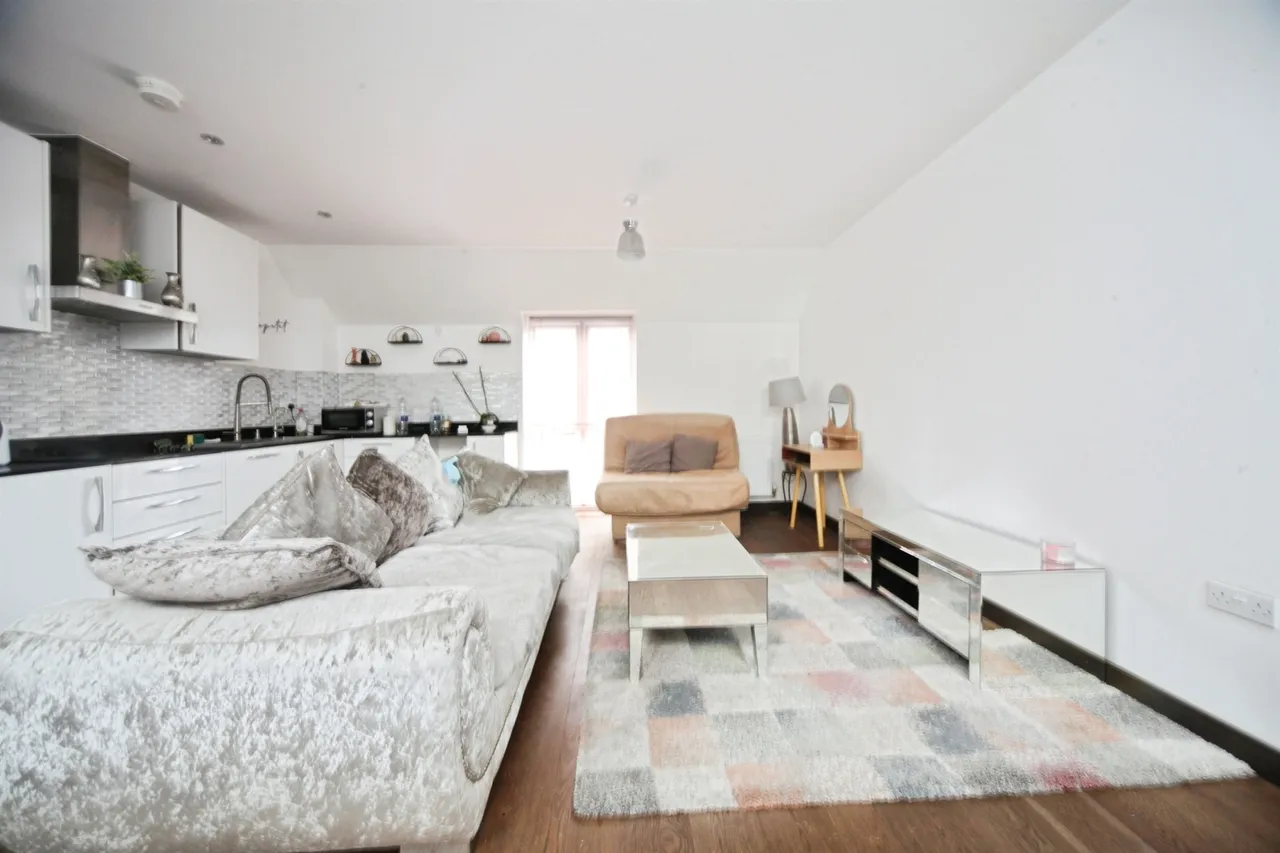 Frances Drive, Dunstable, LU6, photo 2