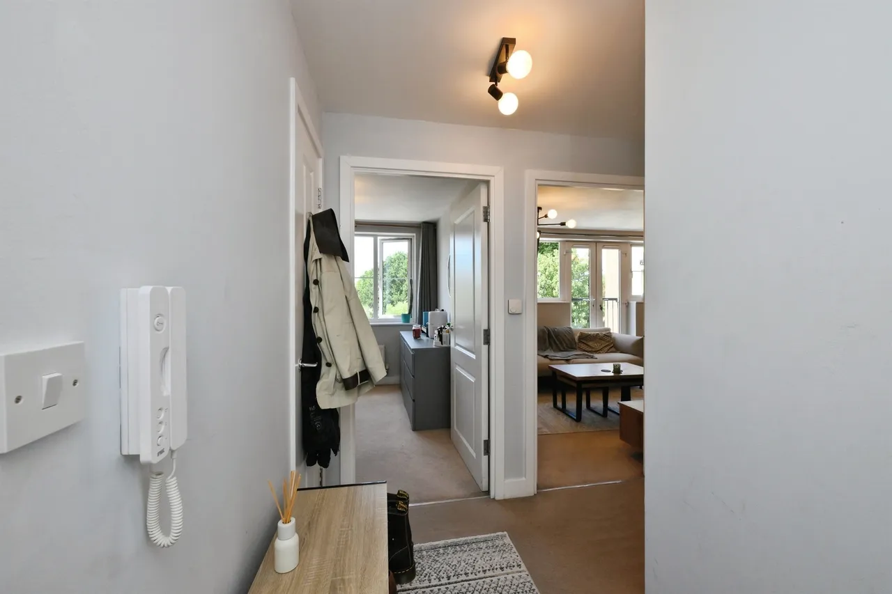Watery Lane, Turnford, BROXBOURNE, photo 9