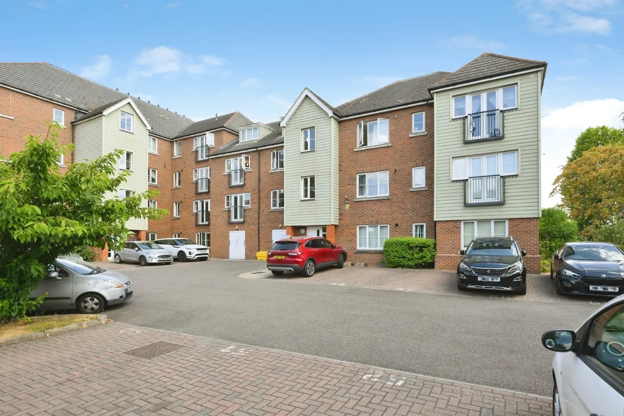 1 bed flat for sale — Watery Lane, Turnford, BROXBOURNE