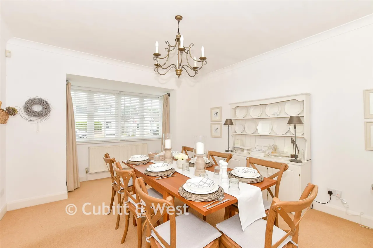 Balcombe Gardens, Horley, RH6, photo 7