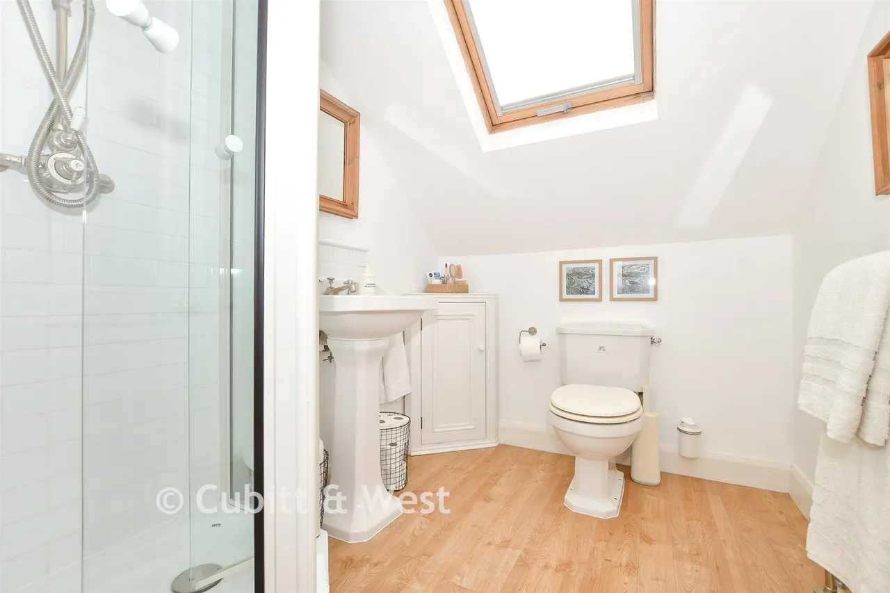 Balcombe Gardens, Horley, RH6, photo 11